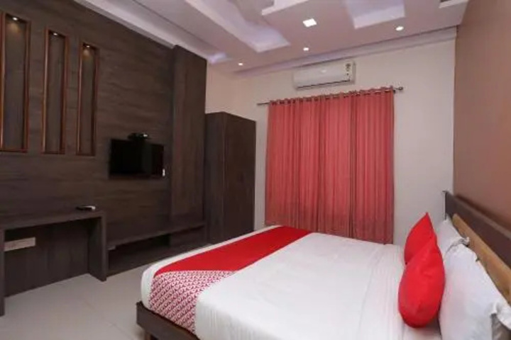 Room 7 of 14