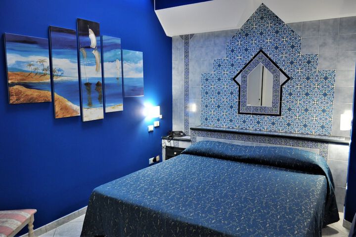 Room 15 of 40