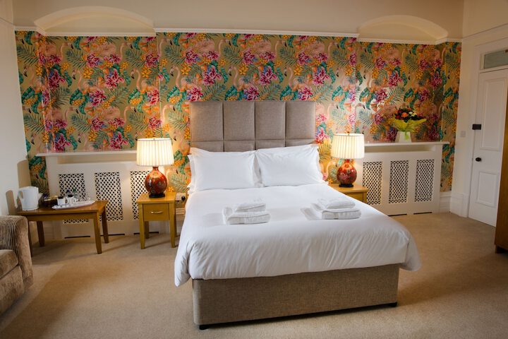 Room 2 of 63