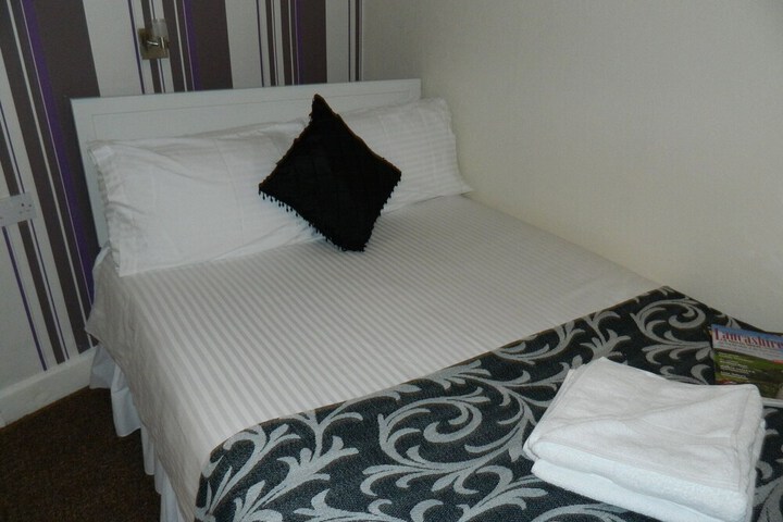 Room 33 of 81