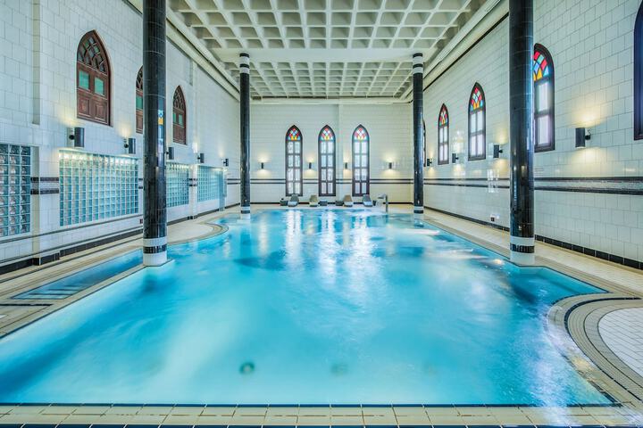 Pool 50 of 148