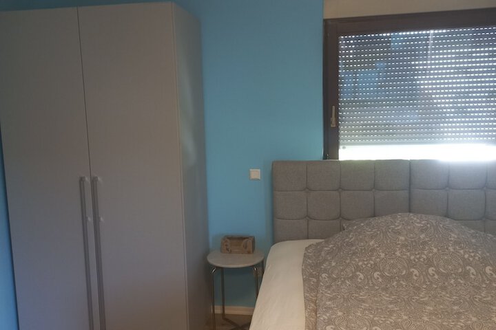 Room 3 of 7
