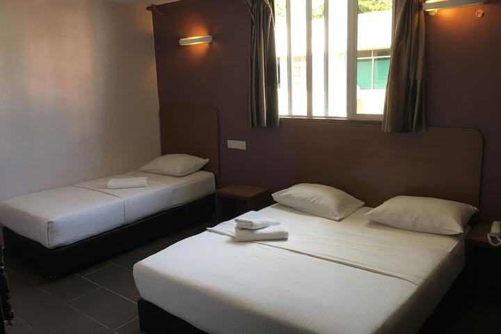 Room 16 of 33