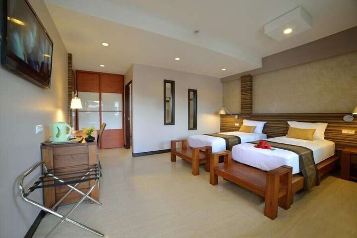 Room 4 of 38