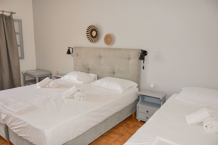 Room 14 of 106