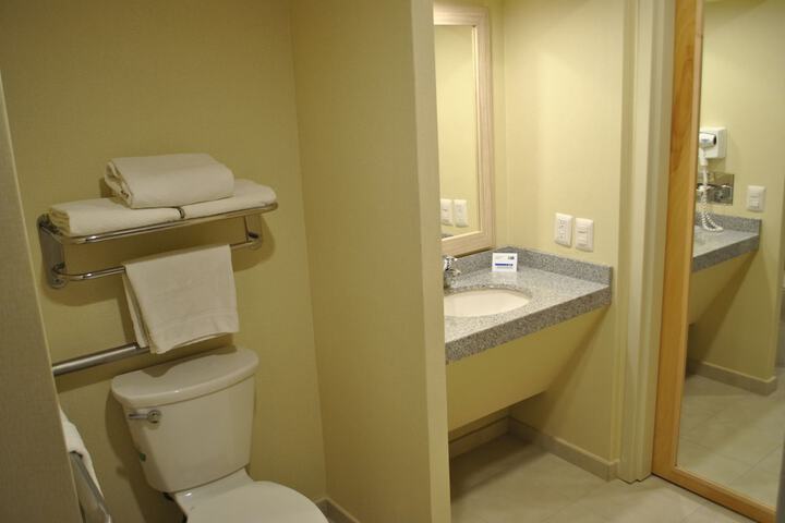 Room 16 of 42