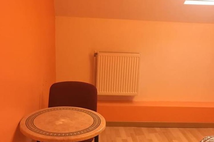 Room 5 of 13