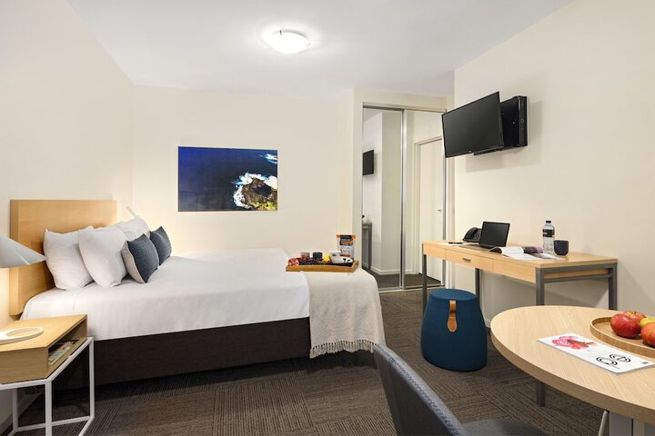 Room 5 of 48