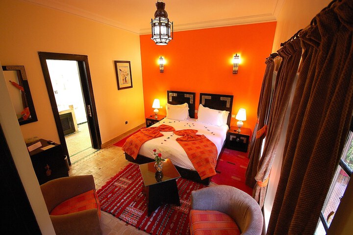 Room 28 of 180