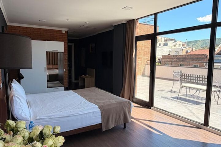 Room 171 of 240