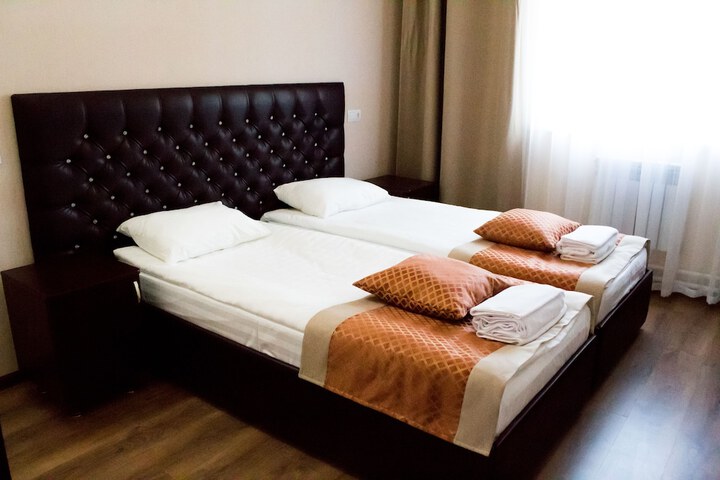 Room 17 of 28