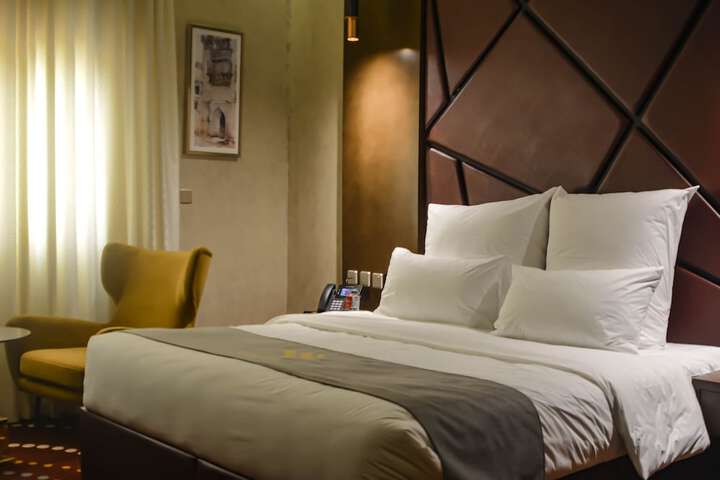 Room 6 of 47