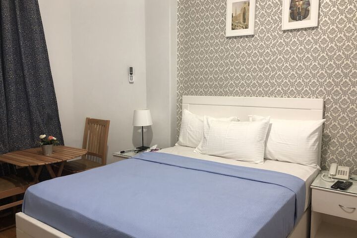 Room 6 of 32