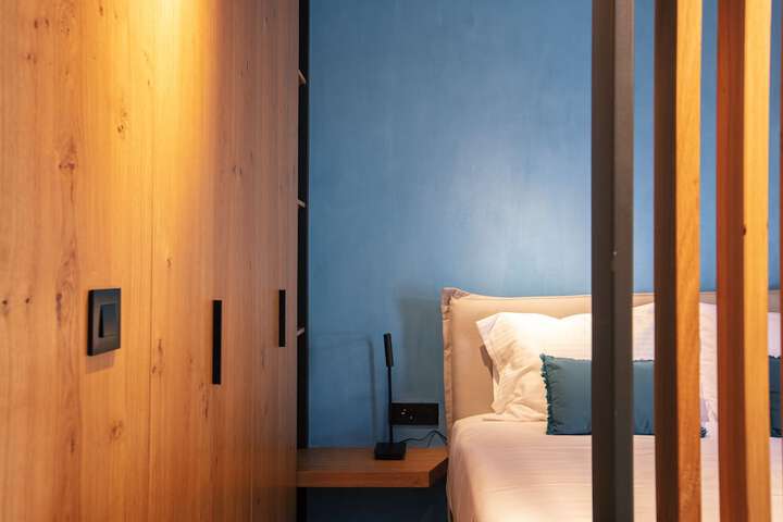 Room 5 of 85