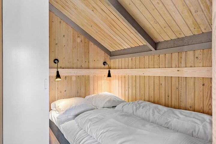 Room 6 of 23