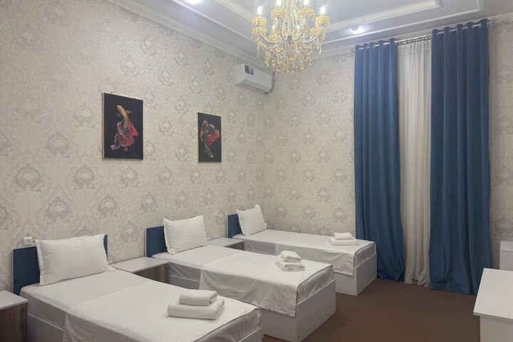 Room 42 of 107
