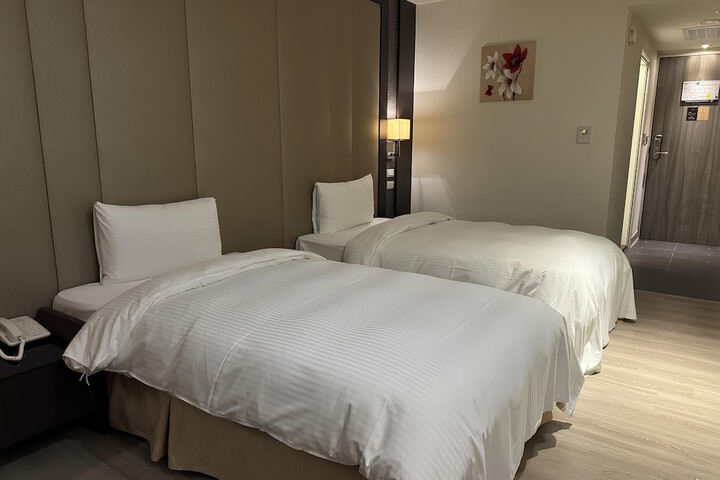 Room 17 of 54