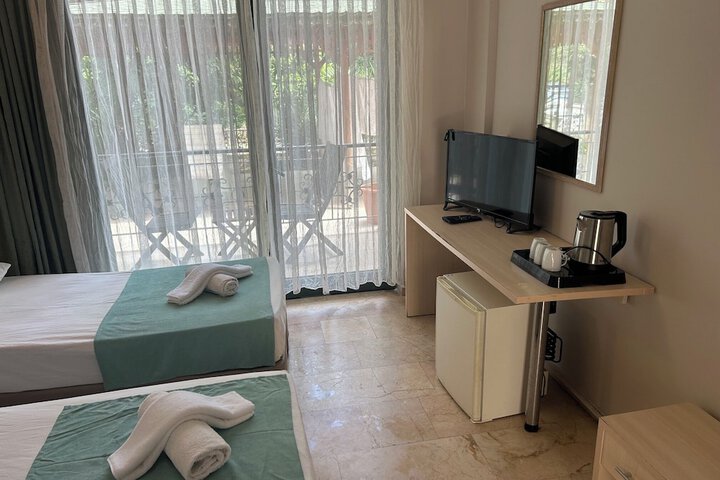 Room 13 of 35