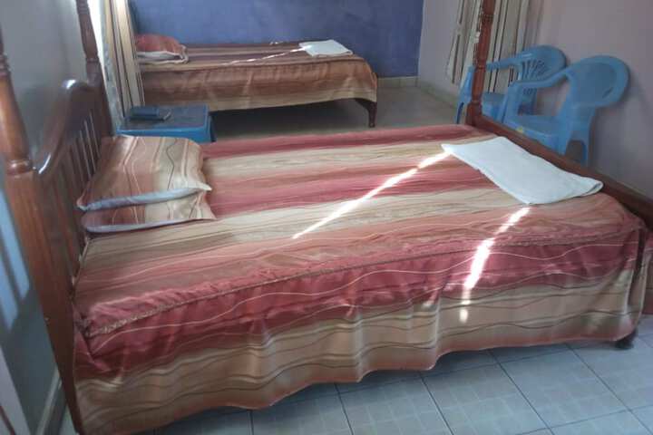 Room 5 of 18