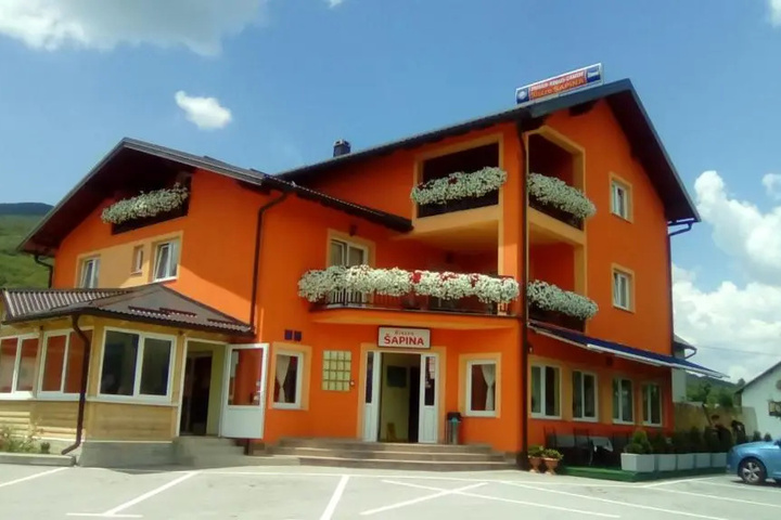 HOUSE SAPINA