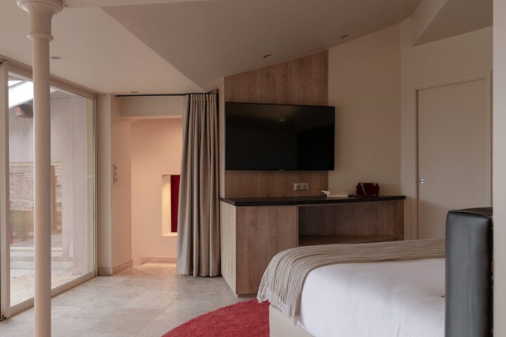 Room 549 of 780