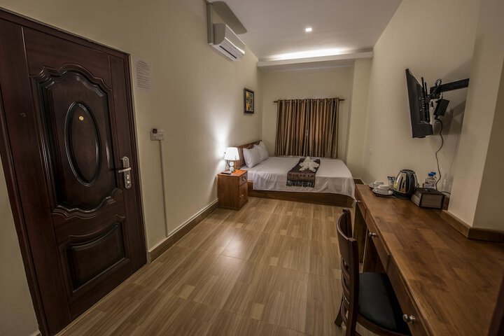 Room 9 of 20