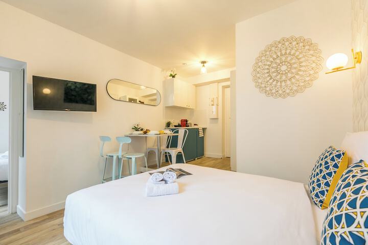 Room 10 of 83