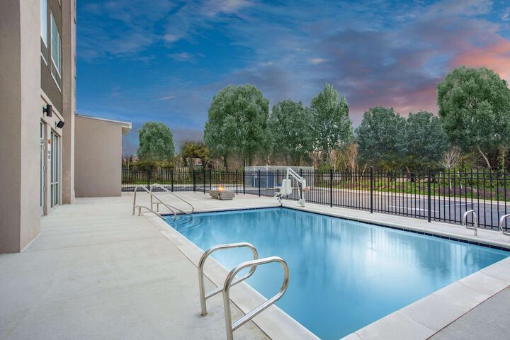 Pool 17 of 29