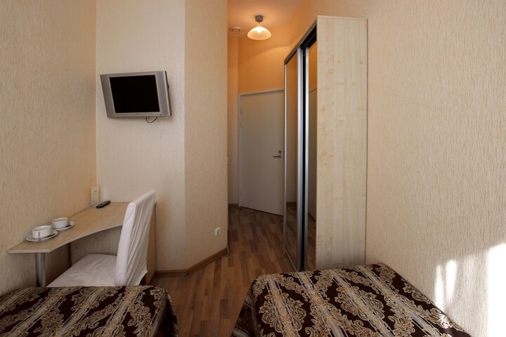 Room 2 of 57