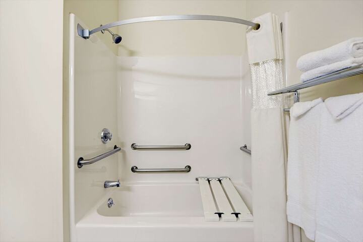 1 Queen Bed Mobility Accessible (12 of 16)