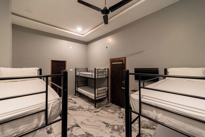 Room 11 of 24