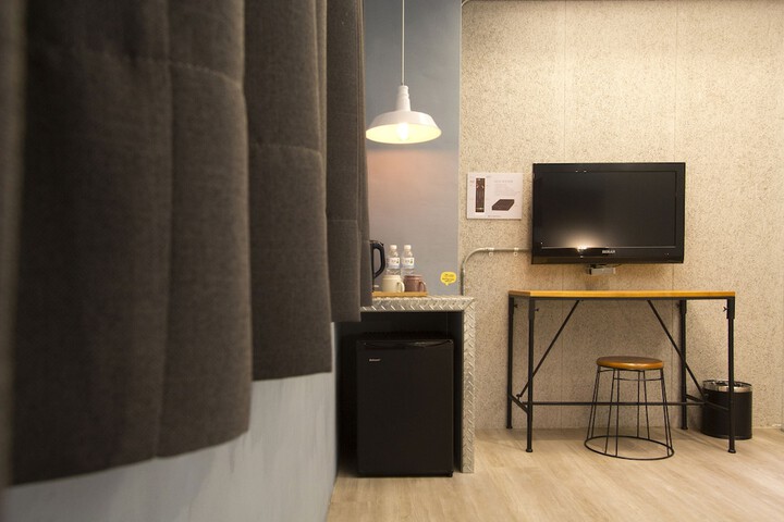 Room 26 of 85