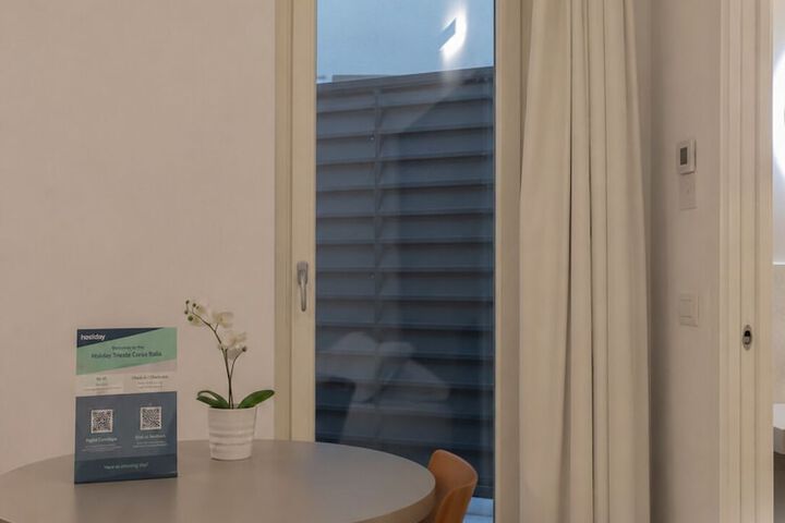 Room 6 of 15