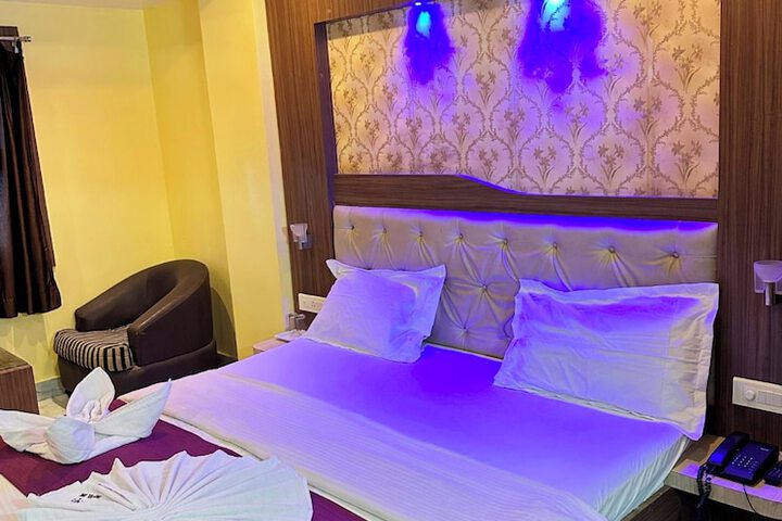 Room 11 of 26