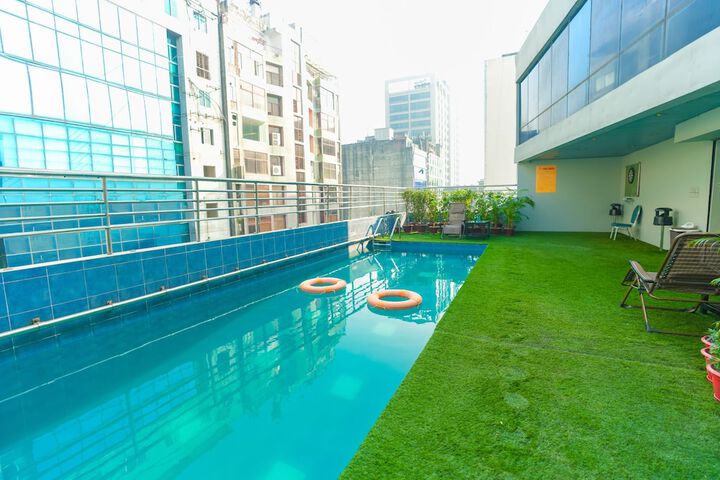 Pool 140 of 258