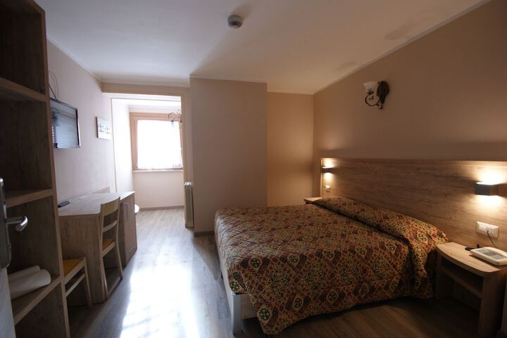 Room 6 of 57