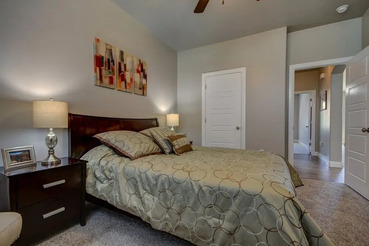 Room 4 of 17