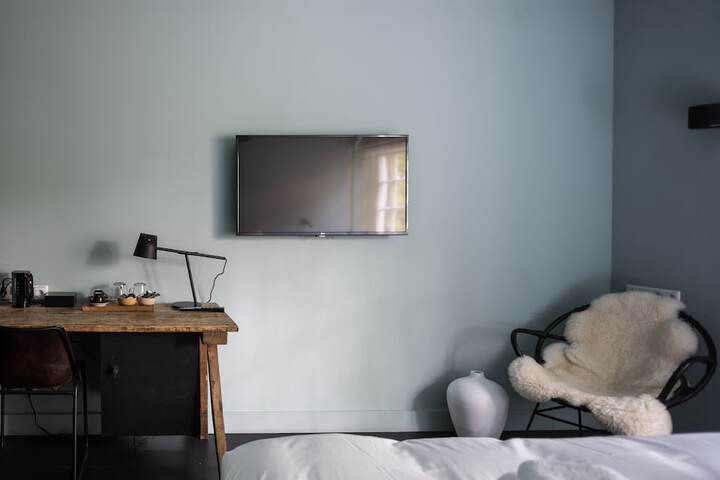 Room 8 of 36
