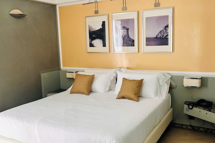 Room 7 of 46