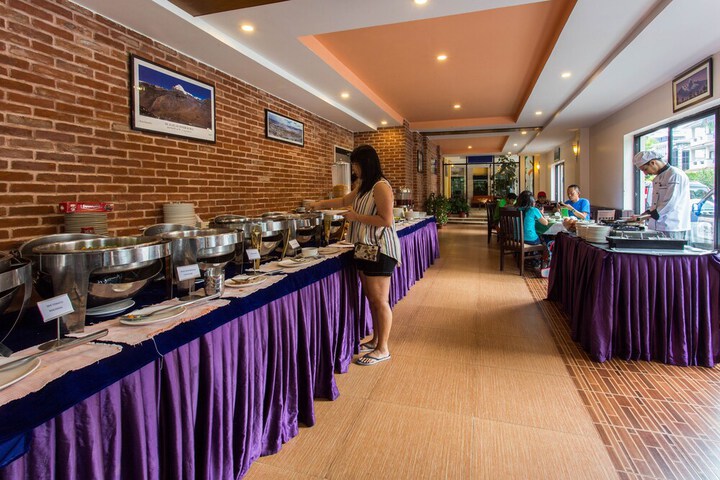 Breakfast/Coffee Service 59 of 108