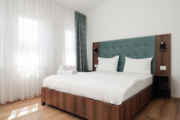 Room 9 of 27