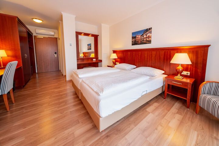 Room 26 of 84