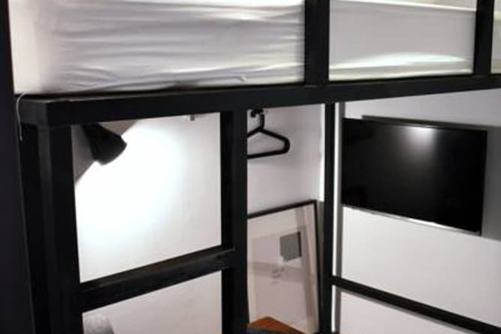 Room 16 of 44