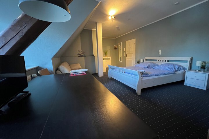Room 8 of 91