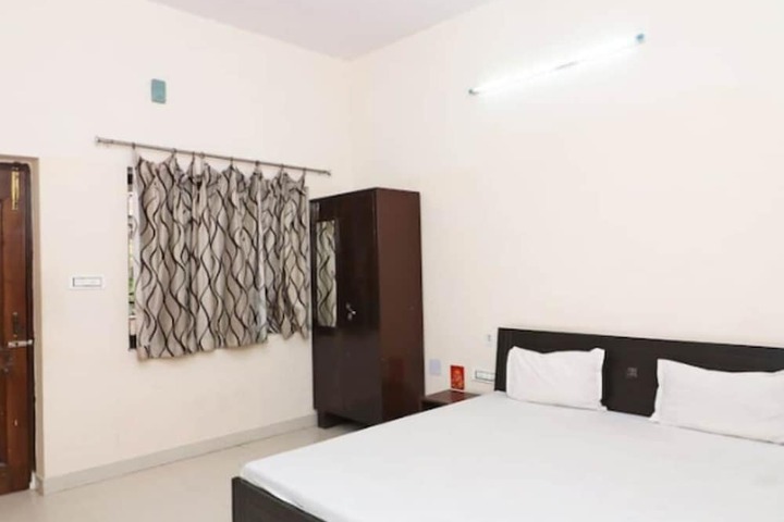 Room 2 of 7