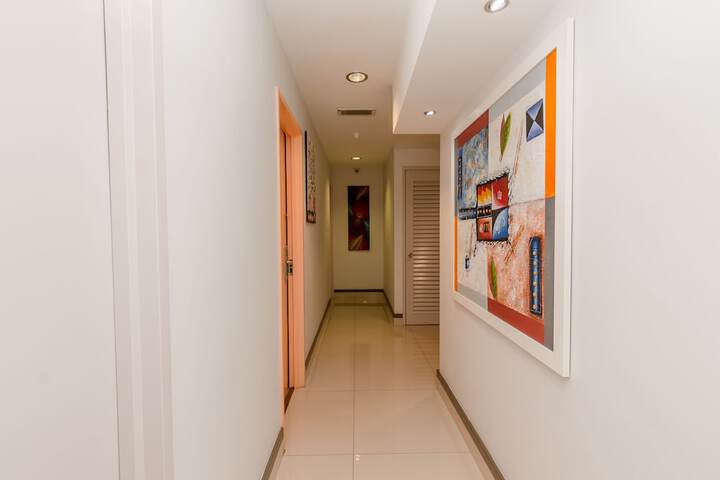 Ballroom/Hall 37 of 41