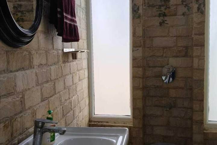Room 18 of 34