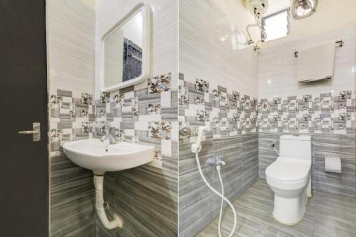 COLLECTION O 77966 BROHOLIC HOTELS