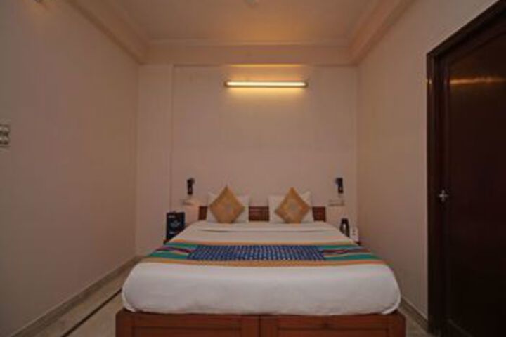 Room 3 of 18
