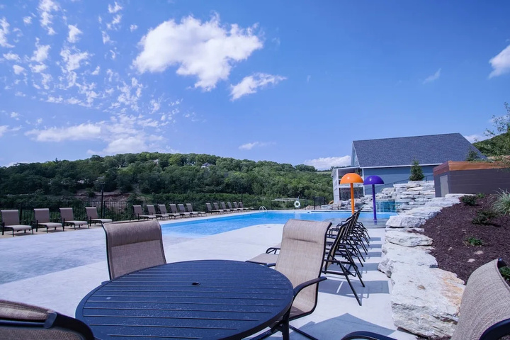 White Tail Summit - Sleeps 33 10 Bedroom Home by RedAwning